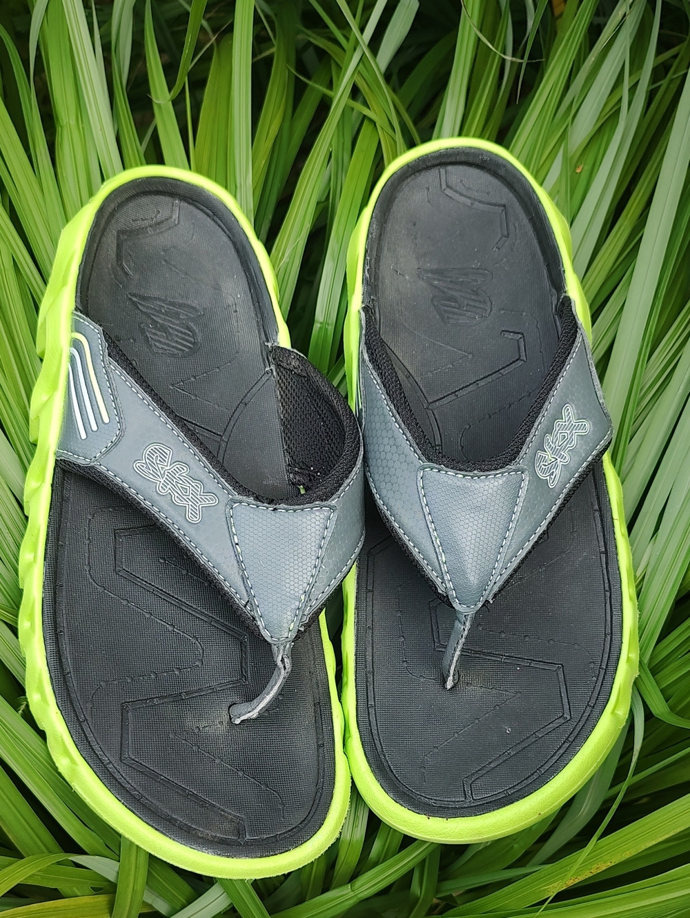 Skechers Men's Flip Flop Sandals - Neon Green and Black Size 7